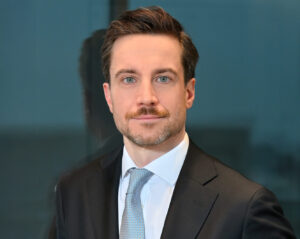 Dr.  Nicolas Rücker
